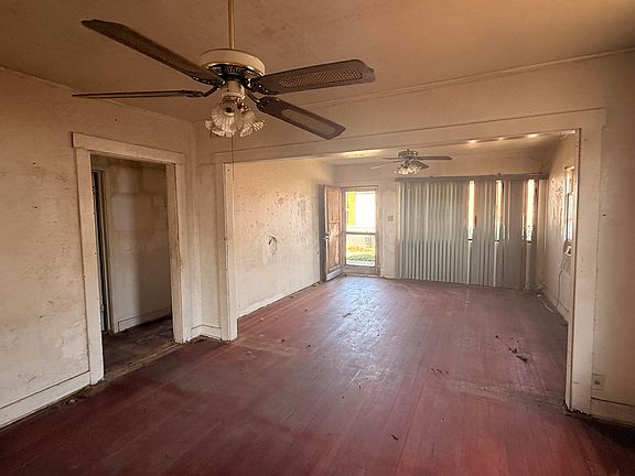 4th image of 32947 Hawthorne Road