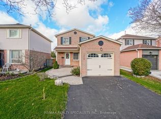 6272 Kindree Cir, Mississauga, ON L5N 3C2