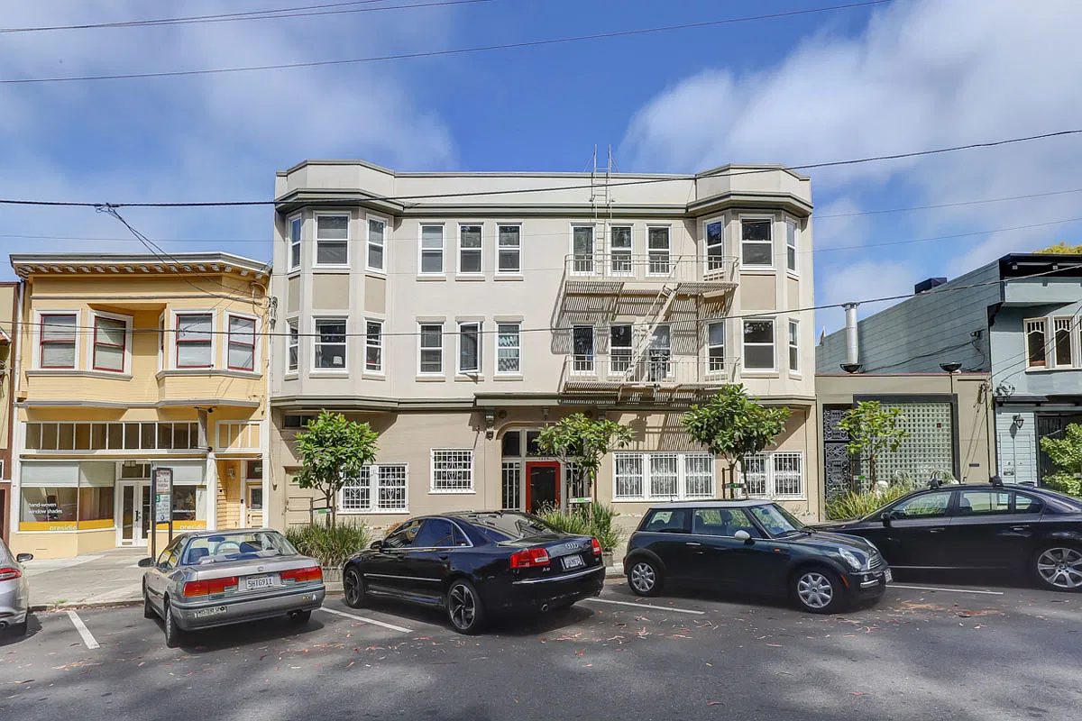 1 bed, $5,850 — Photo 2