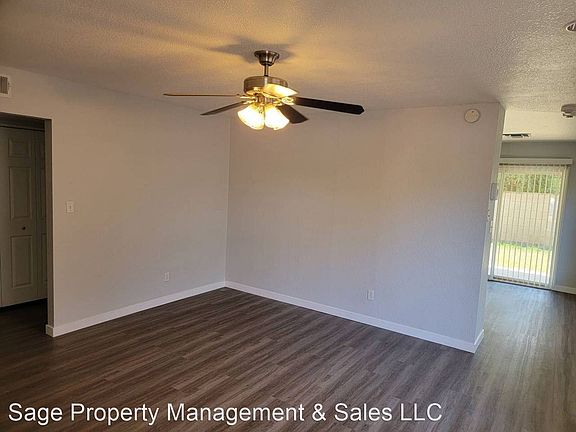 4th image of 1521 E Palmdale Dr