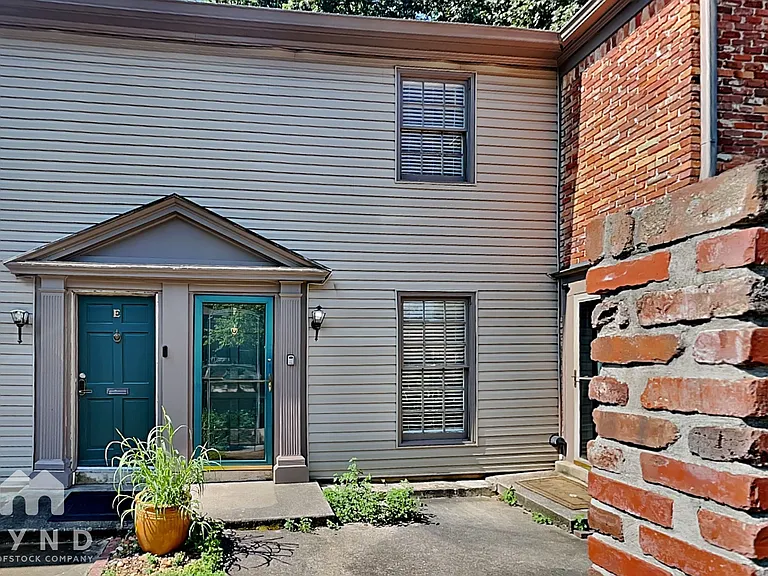 3083 Colonial Way #F — Photo 1