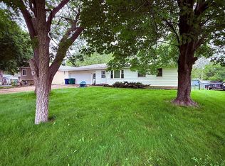 340 Ranchview Ln N, Plymouth, MN 55447