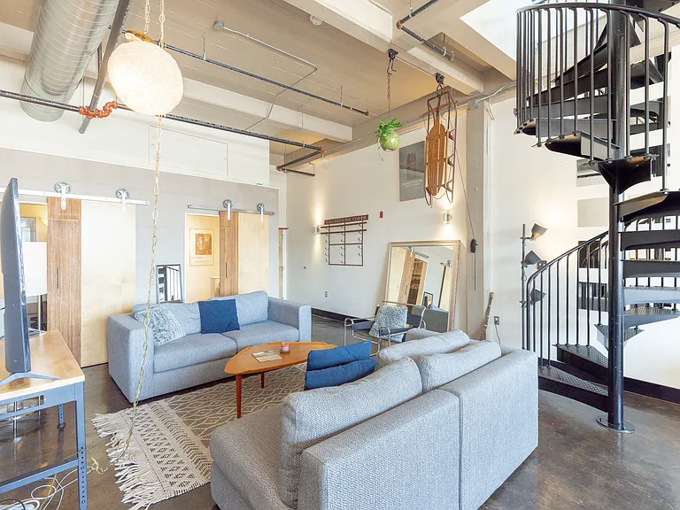 101 W Marshall St #44 — Photo 9