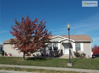 206 NE Cottonwood St, Oak Grove, MO 64075