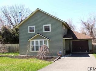 26 Arcadia Ave, Rensselaer, NY 12144