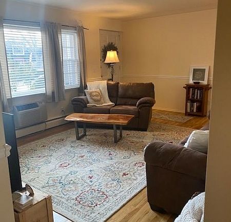 5th image of 105 Pitney Pl