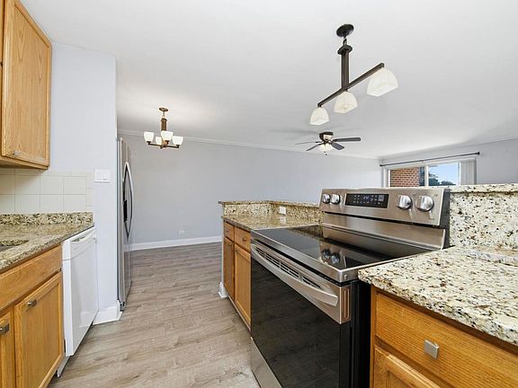 5th image of 16 E Old Willow Rd APT 214S