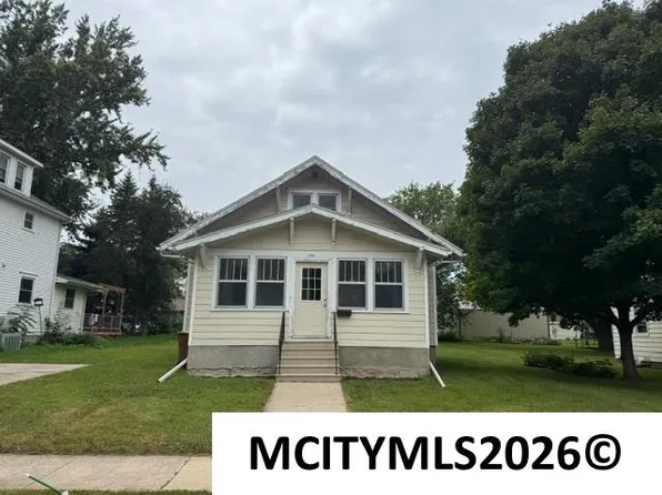 106 S Harrison St, Lake Mills, IA 50450