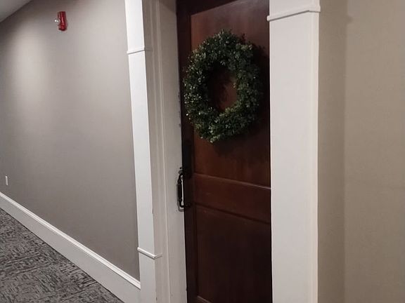 4th image of 402 N Main St APT 303