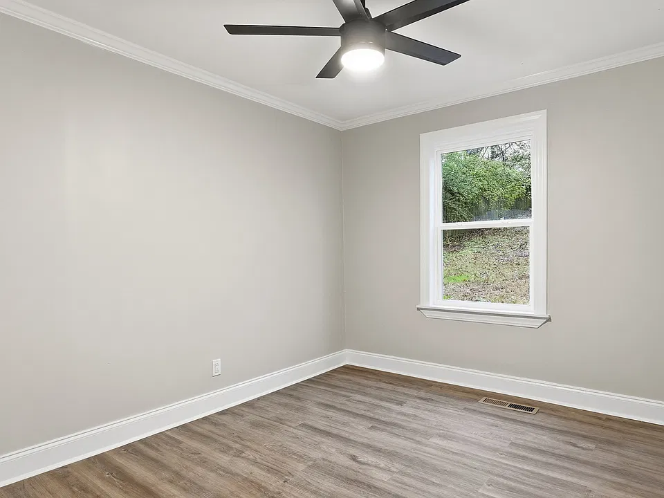 408 Central Dr