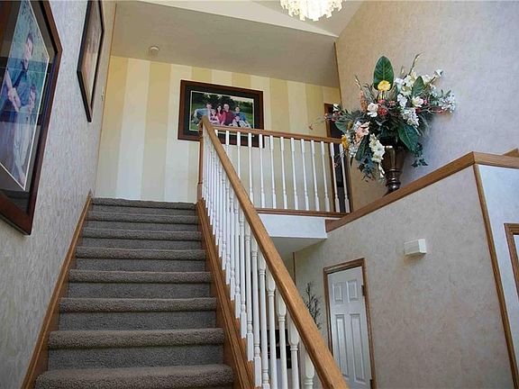 2nd image of 1085 Featherstone Dr