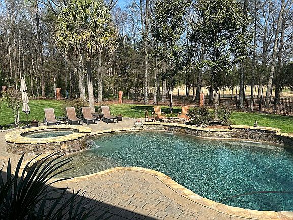 5th image of 5201 Sunningdale Dr