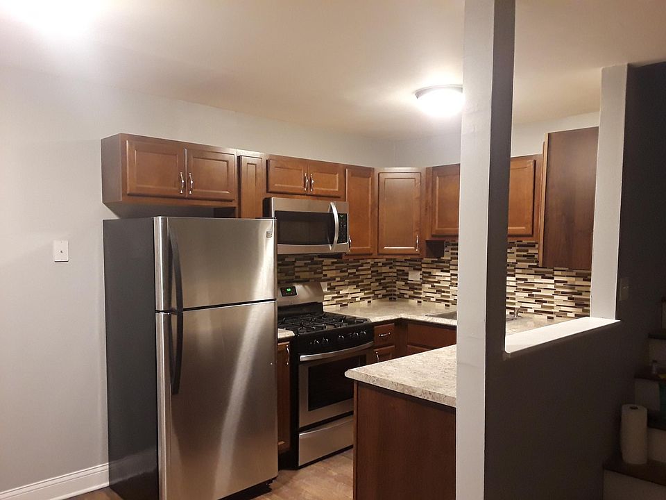1st image of 410 N Villa Ave