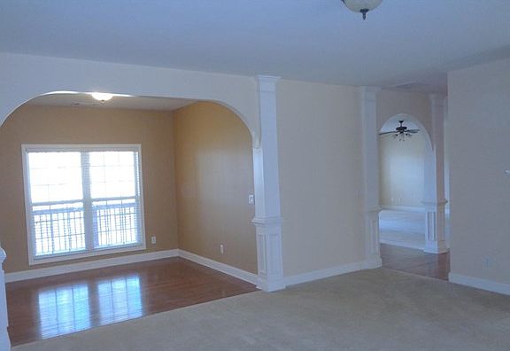 3rd image of 2607 Brynlyn Ct NE