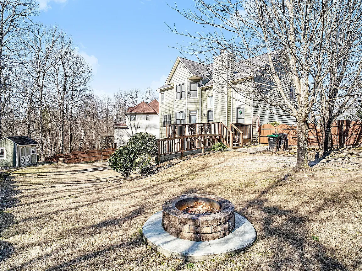 5 bed, 3333 sqft, $2,800 — Photo 3