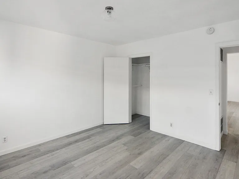 20533 Vanowen St #2 — Photo 12