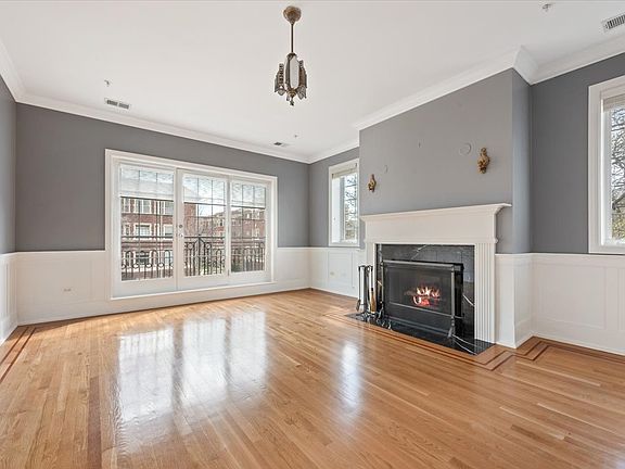 4th image of 602 Hinman Ave APT 2S