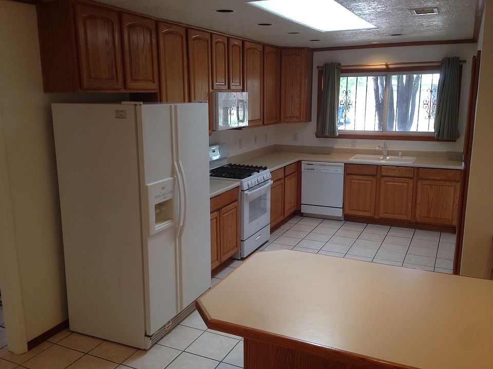 1st image of 8426 James Ave NE