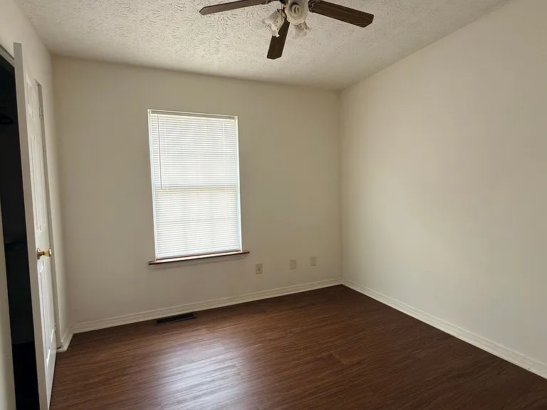 225 S 4th St #3 — Photo 15
