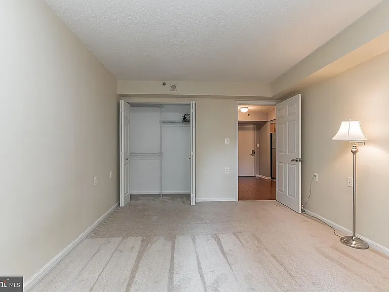 10101 Grosvenor Pl #302 — Photo 4