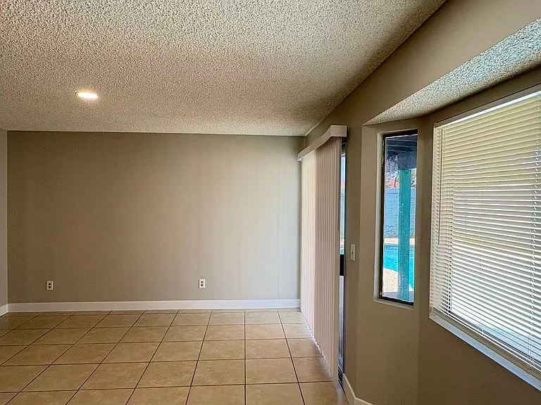 4325 Newcastle Rd — Photo 7