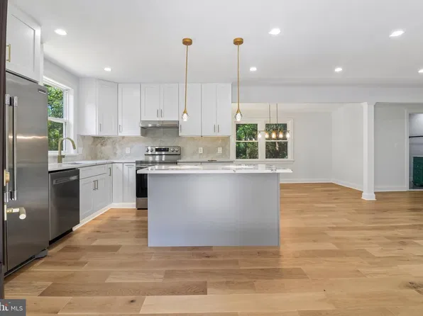 18 Vista Ct, Linden, VA 22642