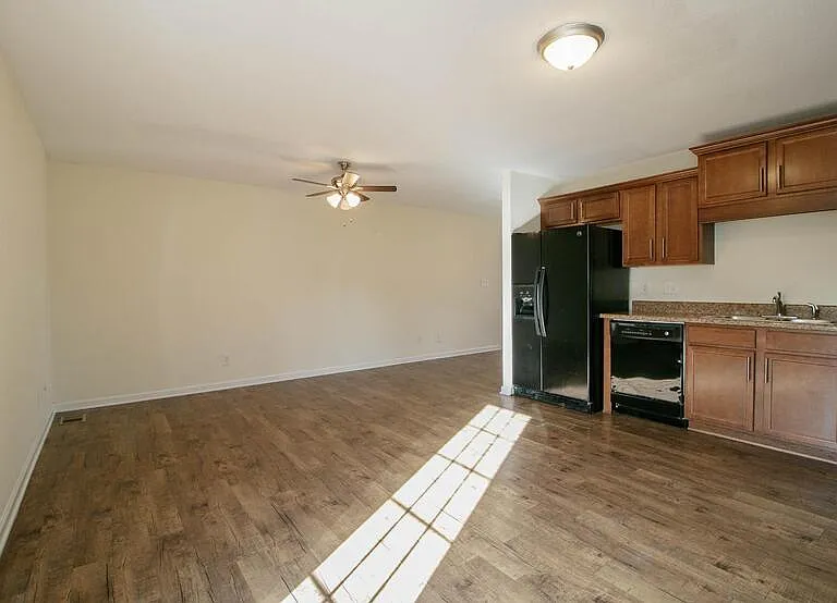 1720C Thistlewood Dr — Photo 3