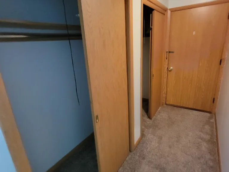 319 E Harris St — Photo 16