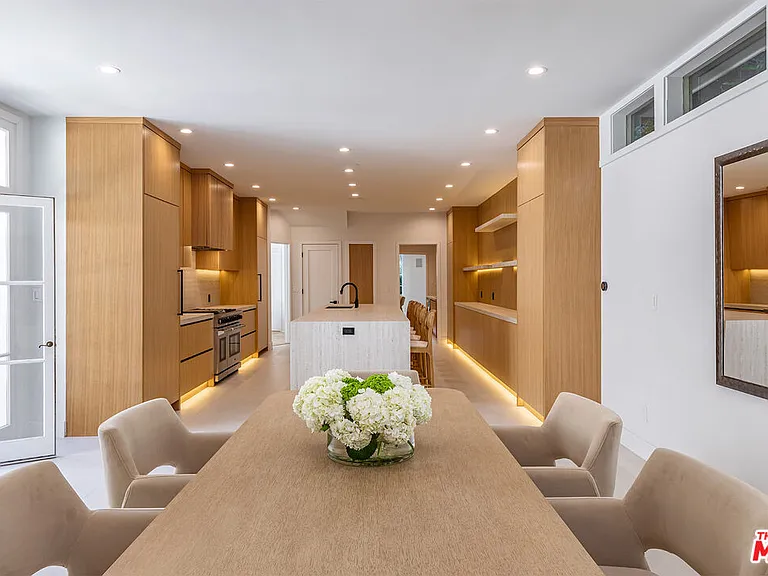 702 N Beverly Dr — Photo 15