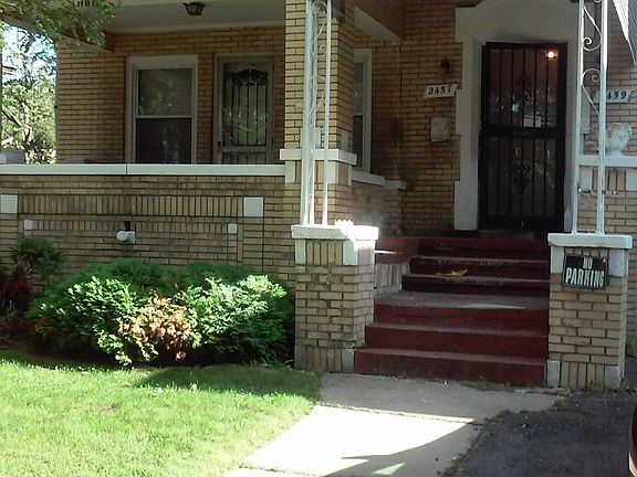 2nd image of 2459 Gladstone St
