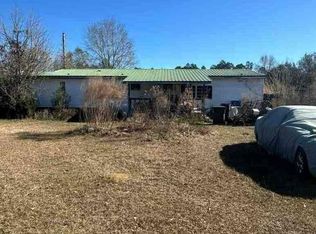 19398 Community Ln, Summerdale, AL 36580