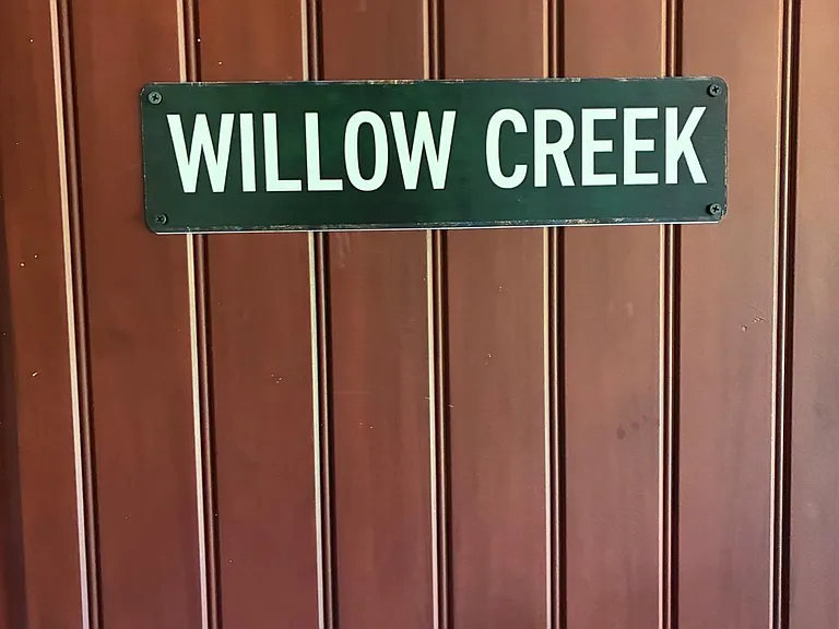 E Clover Creek Dr — Photo 10