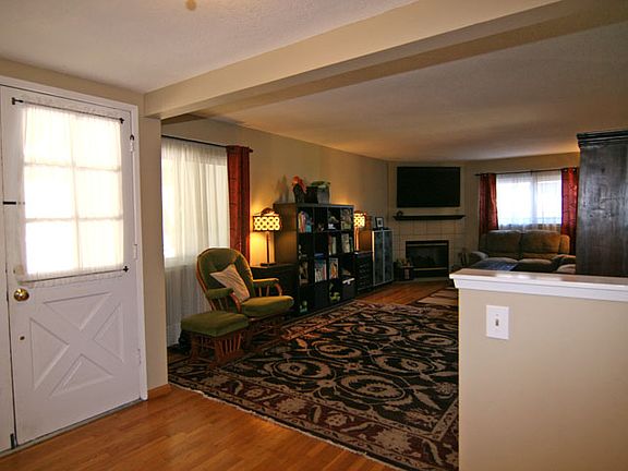 2nd image of 1057 Whitman Ave