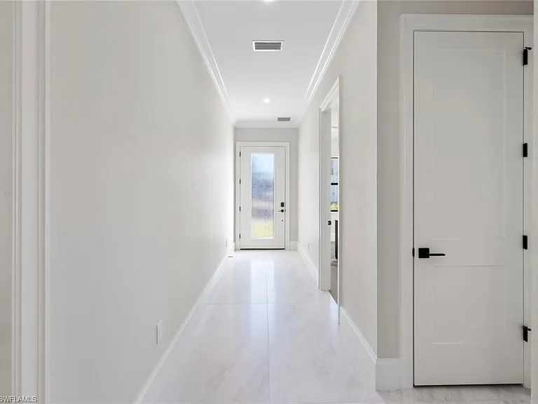 2721 Van Buren Ave — Photo 5