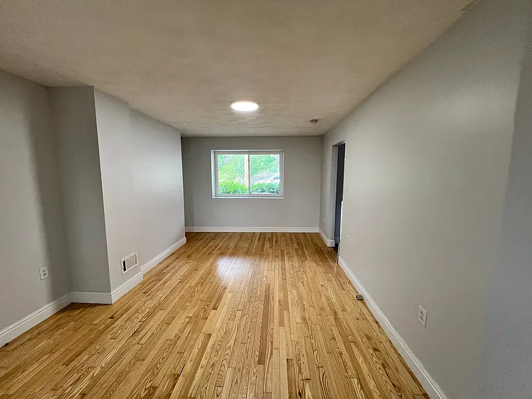 248 Plymouth St — Photo 6