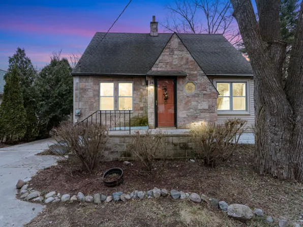 3093 Devondale Rd, Rochester Hills, MI 48309