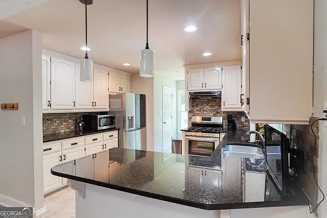 335 Butterfield Ln — Photo 7