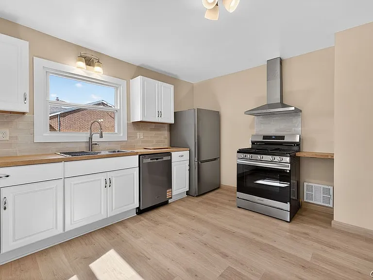 423 Wendell Ter — Photo 20