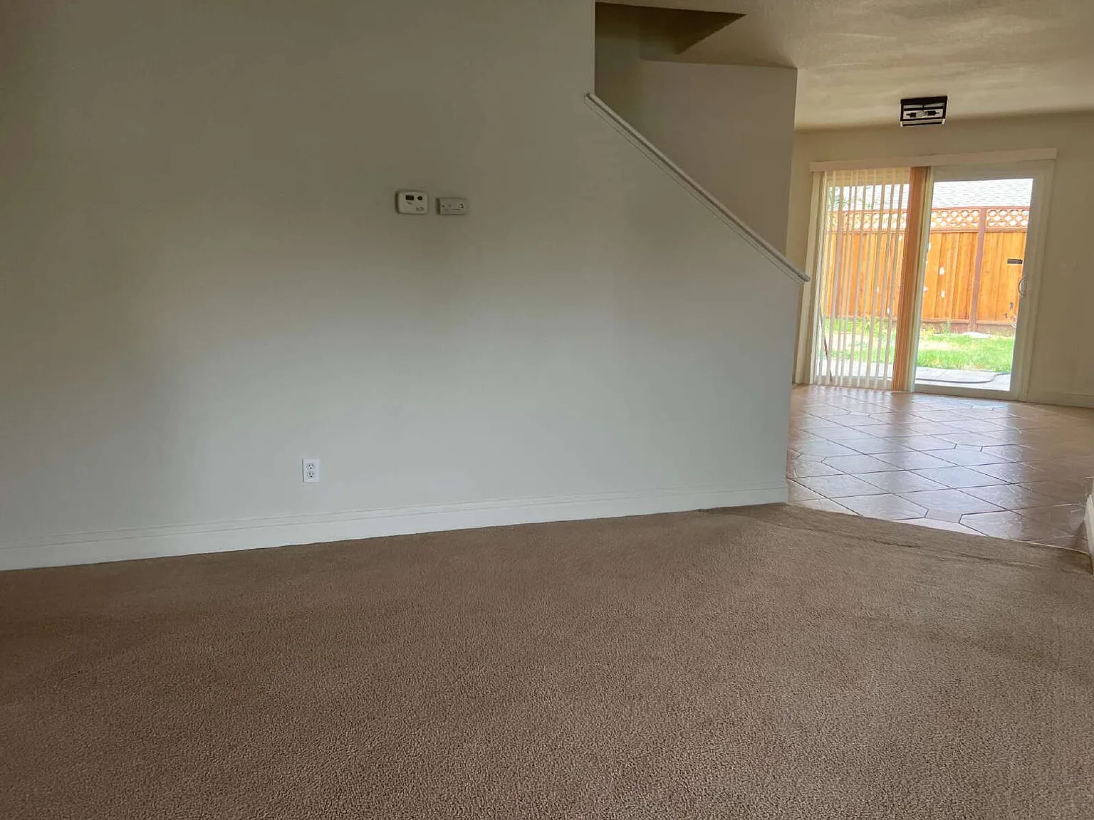 5 bed, 4.0 bath, 3545 sqft, $2,650 — Photo 2