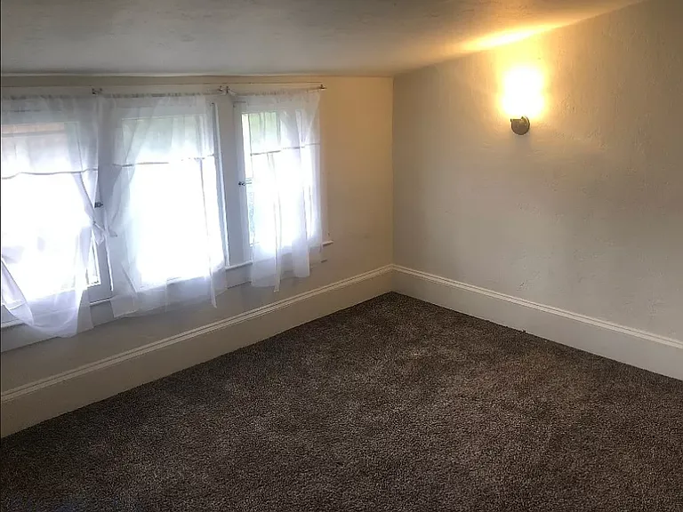 1009 W Diamond St — Photo 11