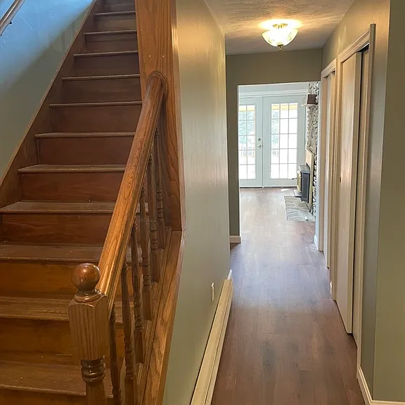 85 Yew St — Photo 2