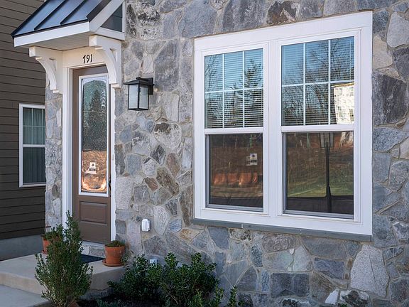 2nd image of 791 Park Ridge Dr