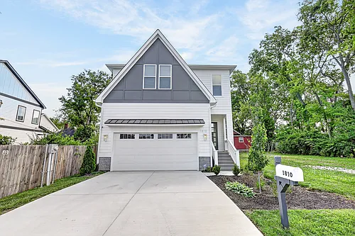 1810 Owen St Photo 1