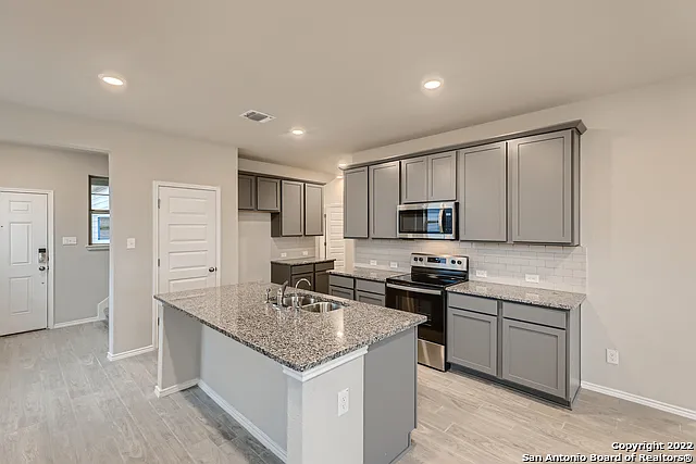 10922 Lockheed Dr — Photo 3