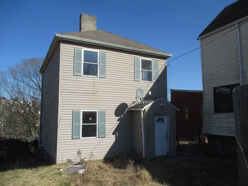 1202 Ridge Ave photo 1