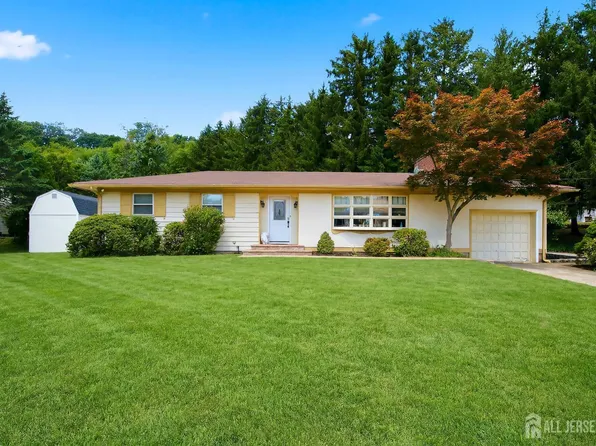 1 Beech Ct, East Brunswick, NJ 08816