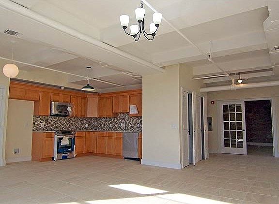 2nd image of 300 Communipaw Ave APT 31