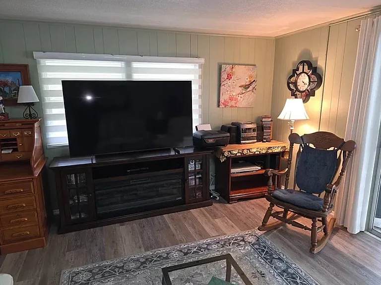 1510 Ariana St — Photo 4