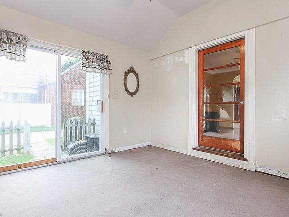 5th image of 8110 Whitehaven Dr