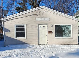 901 Clayton St, Lansing, MI 48915